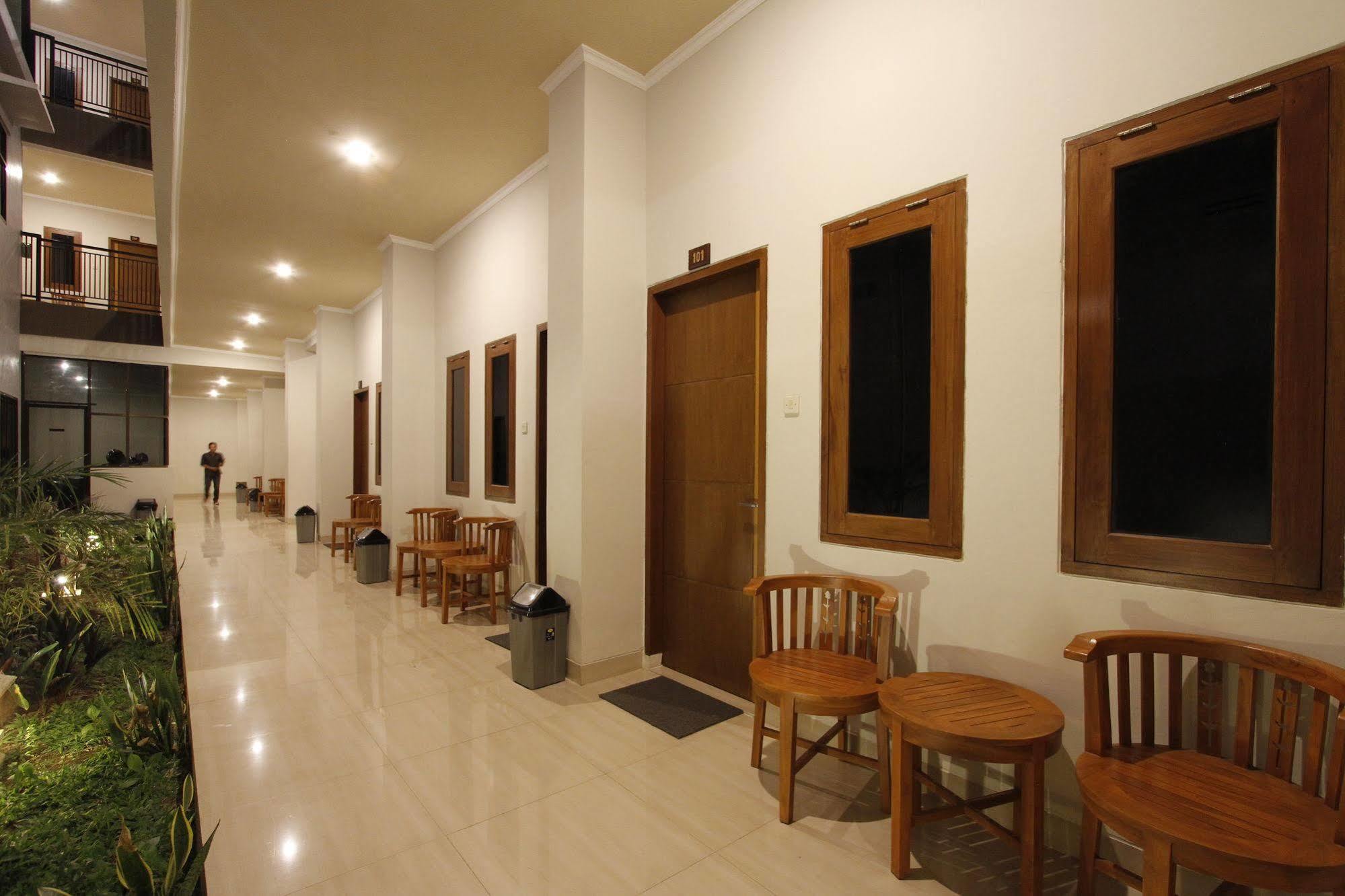 Palapa Hotel Mataram Exterior photo